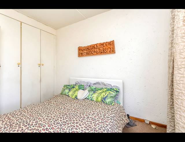 1 BEDROOM APARTMENT FOR SALE IN ELTONHILL